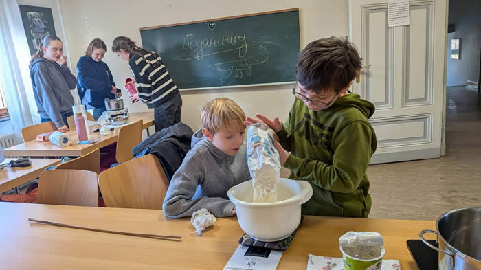 Ist m&ouml;glicherweise ein Bild von Lernen und Fondue
